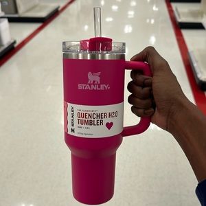 NEW! Stanley Pink Valentine Heart 40oz Quencher H2.0 Tumbler Pre Order